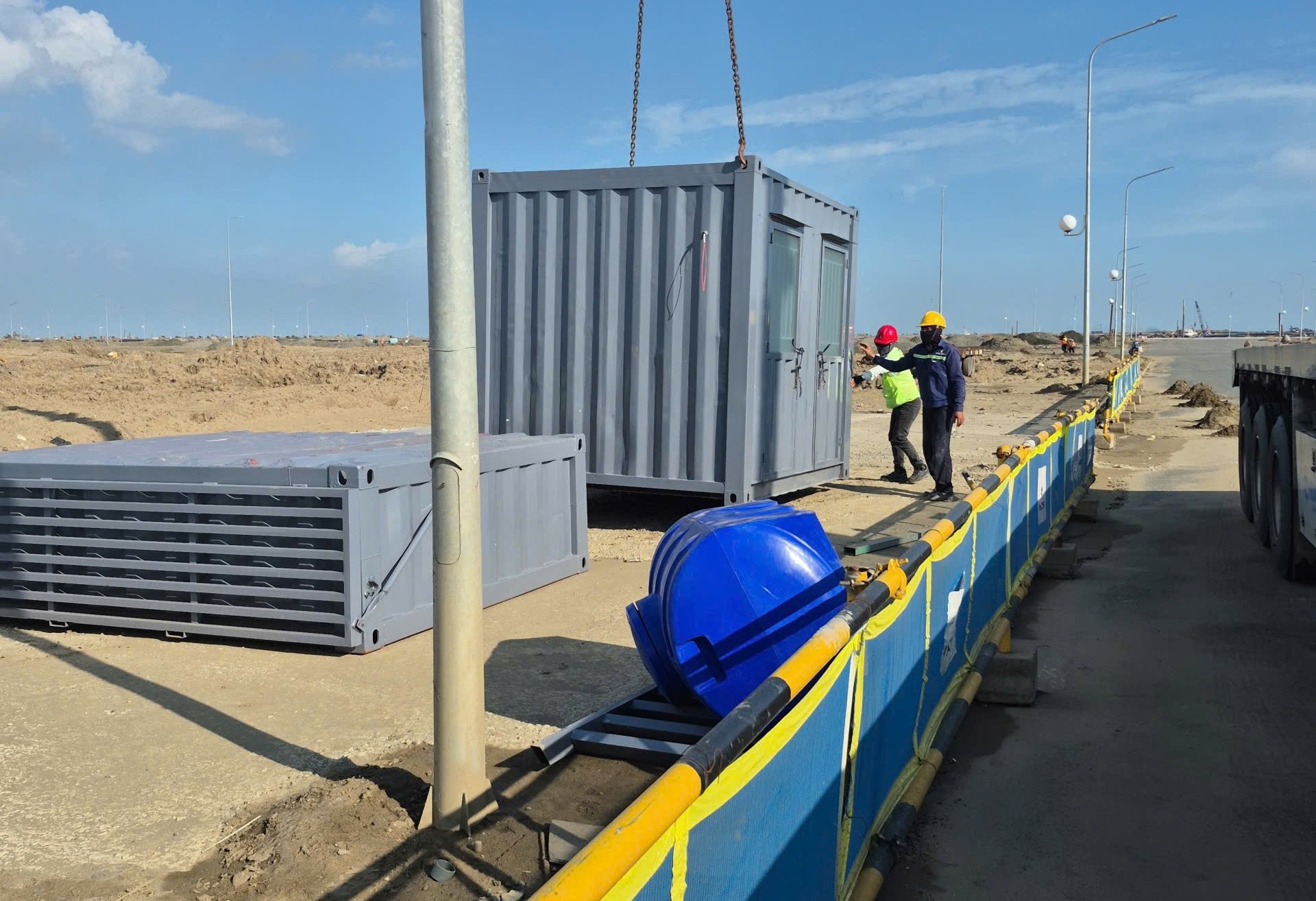 SLT GREEN GLOBAL cung cấp container phục vụ dự án Vinhomes Hải Vân Bay – Làng Vân